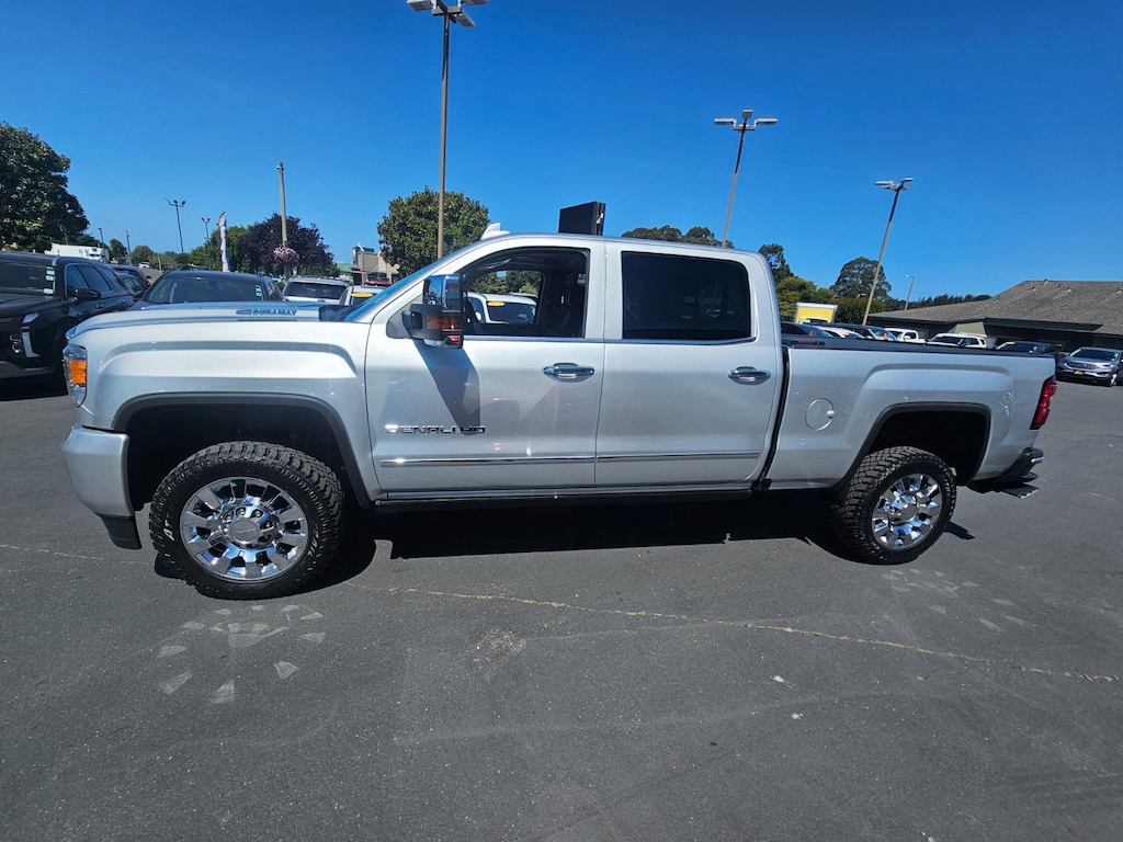 Used 2019 GMC Sierra 2500HD Denali Truck Crew Cab