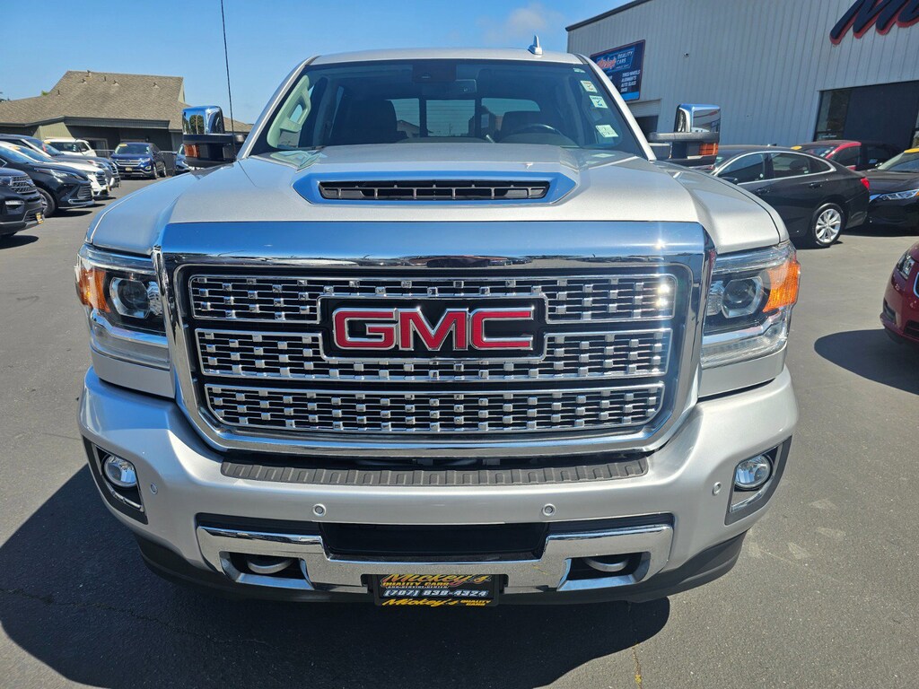 Used 2019 GMC Sierra 2500HD Denali Truck Crew Cab