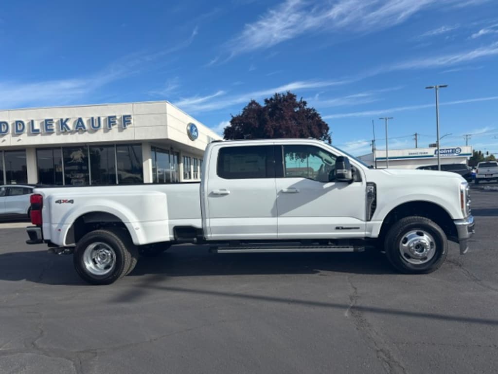 New 2026 Ford Super Duty F-350® Lariat® TRUCK