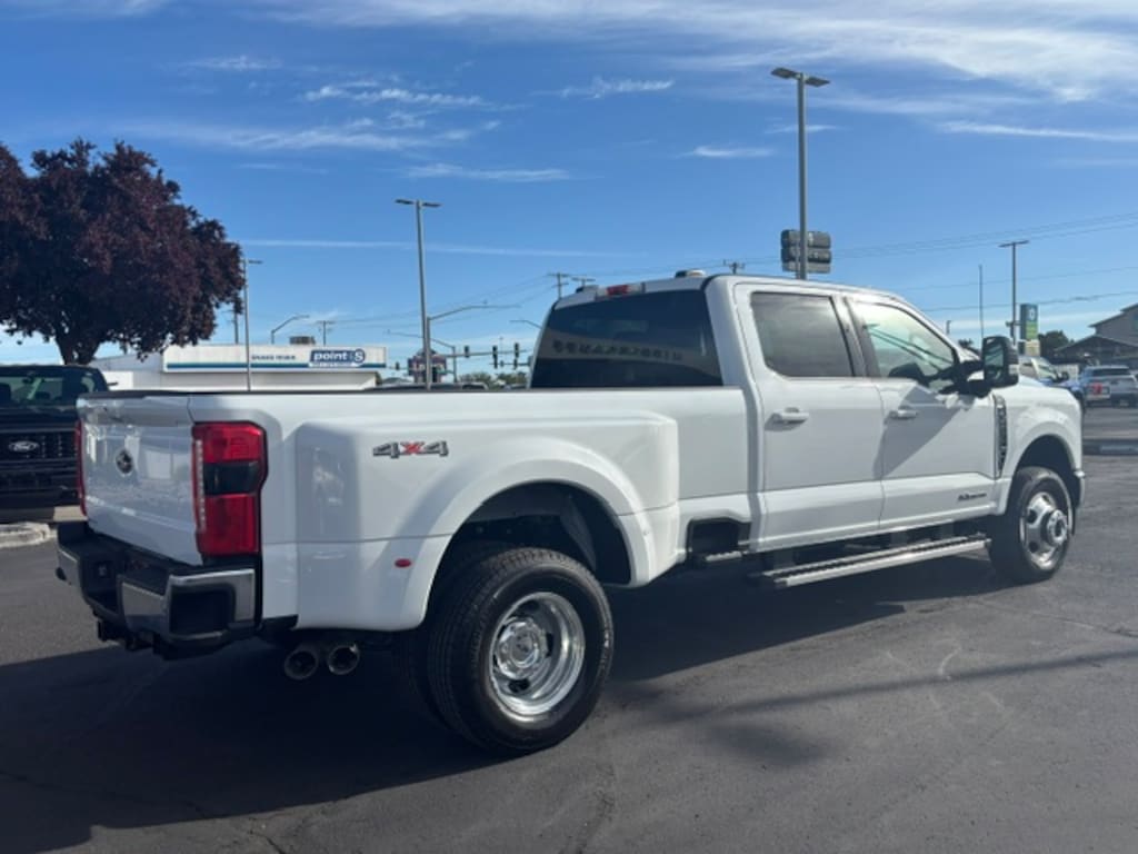New 2026 Ford Super Duty F-350® Lariat® TRUCK