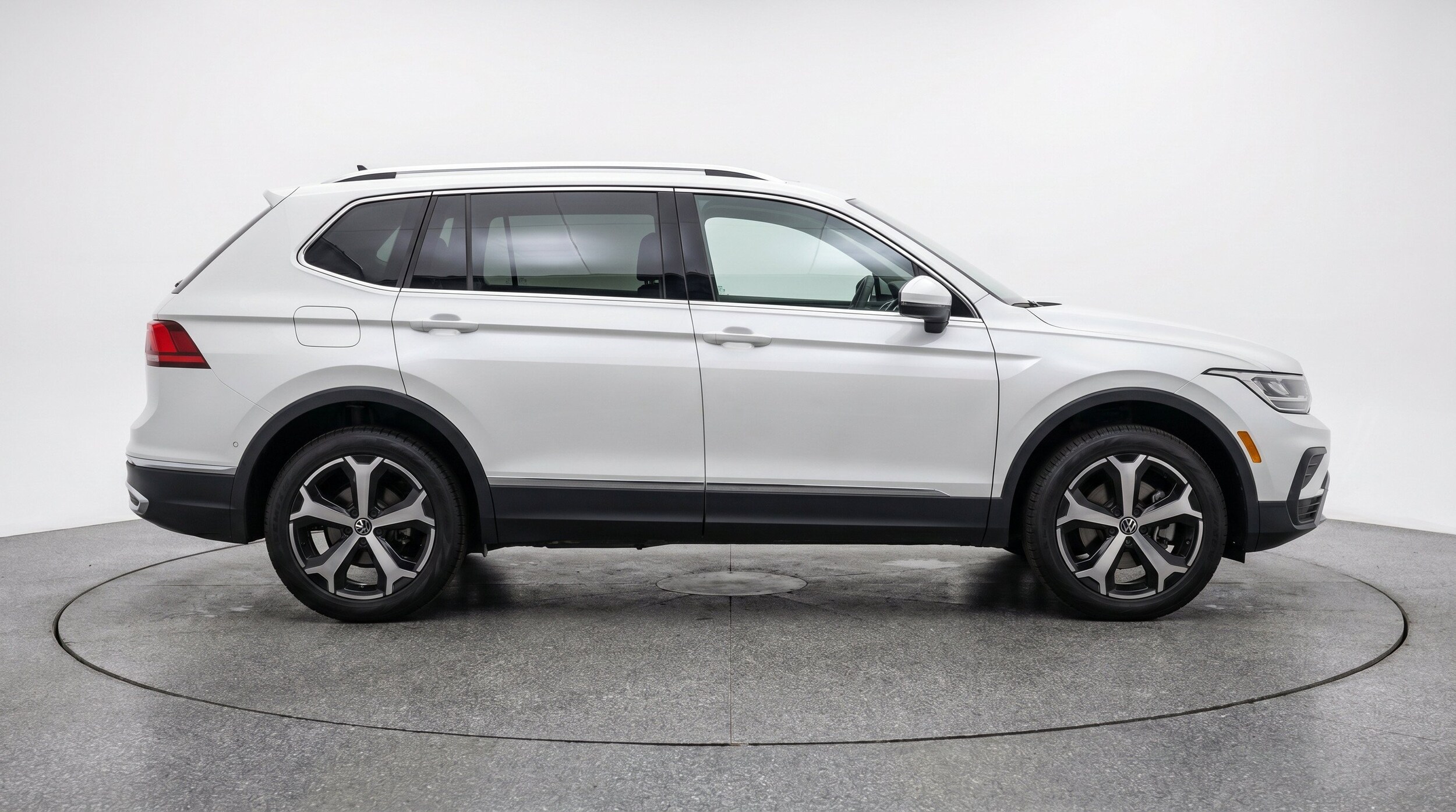 Thumbnail: 2026 Volkswagen Tiguan - 10