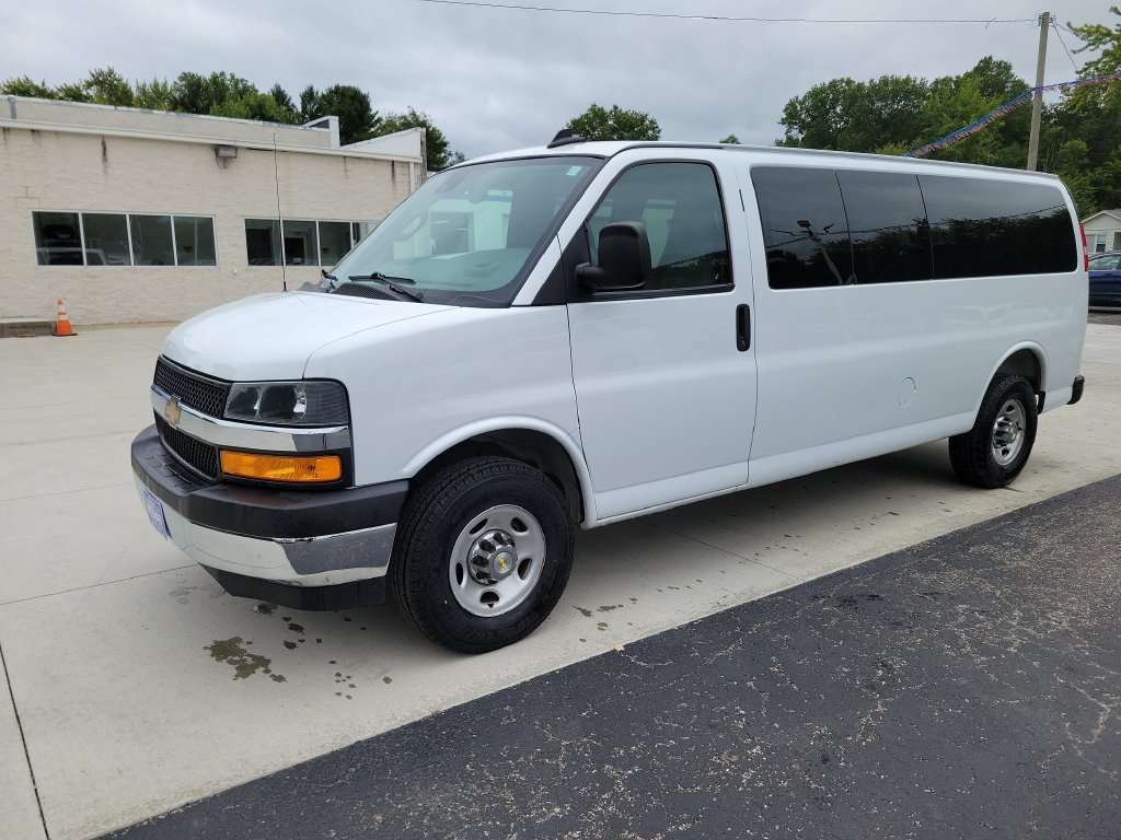 2025 Chevrolet Express Passenger LT