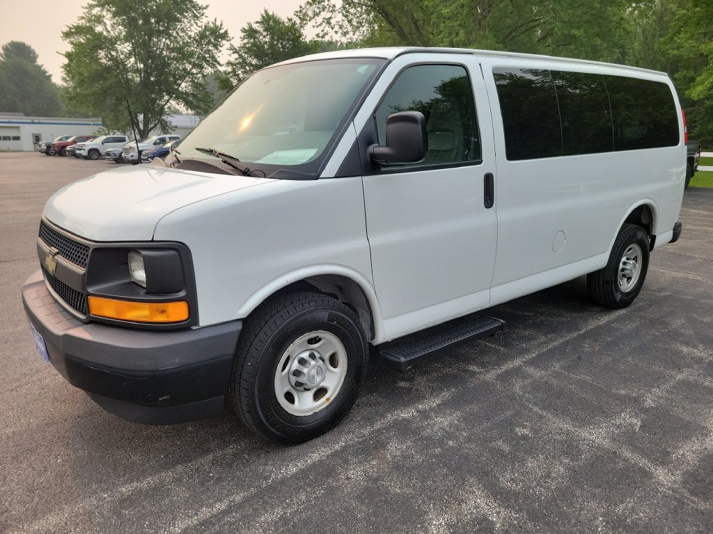 2017 Chevrolet Express Passenger LS