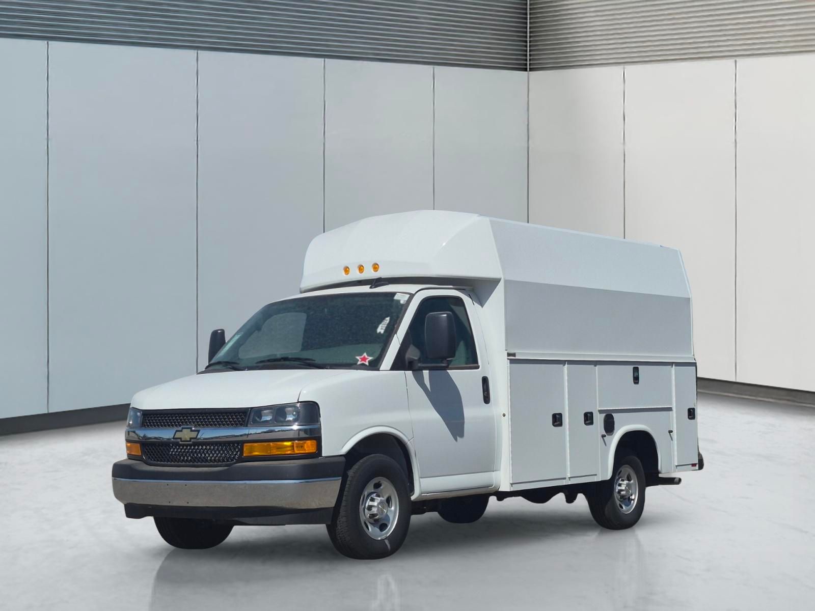 2025 Chevrolet Express Cutaway