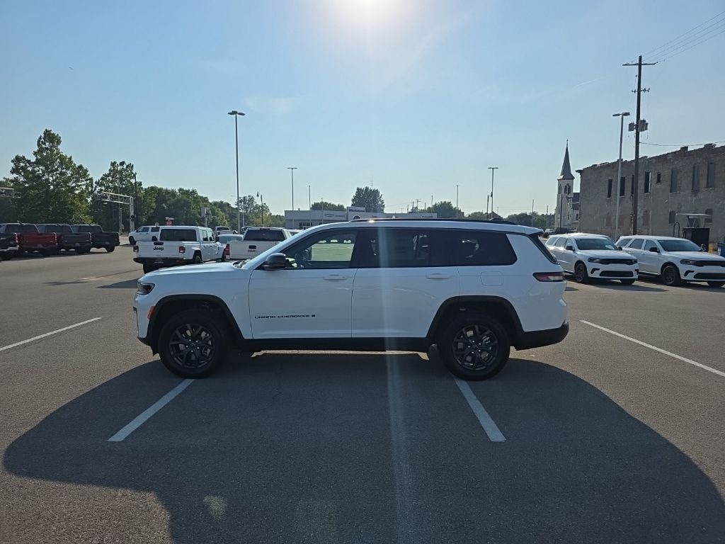 New 2027 Jeep Grand Cherokee L LAREDO ALTITUDE 4X4 Sport Utility