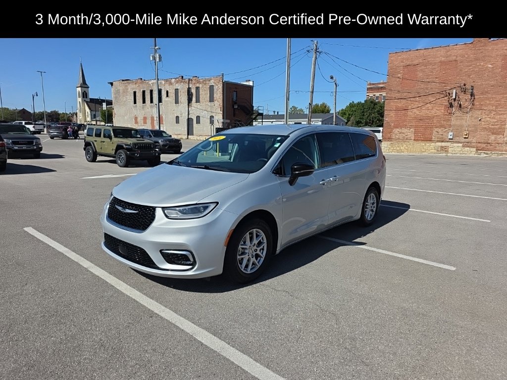 Used 2024 Chrysler Pacifica Touring L Minivan/Van