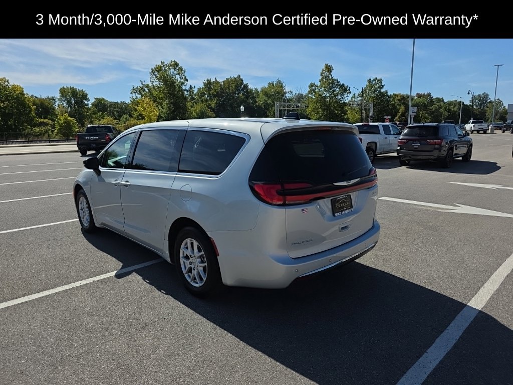 Used 2024 Chrysler Pacifica Touring L Minivan/Van