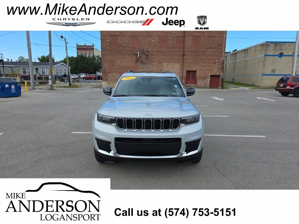Used 2025 Jeep Grand Cherokee L Laredo SUV