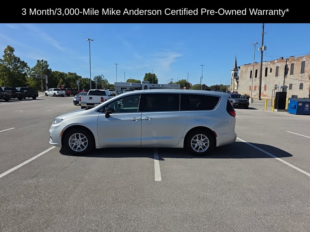 Used 2024 Chrysler Pacifica Touring L Minivan/Van