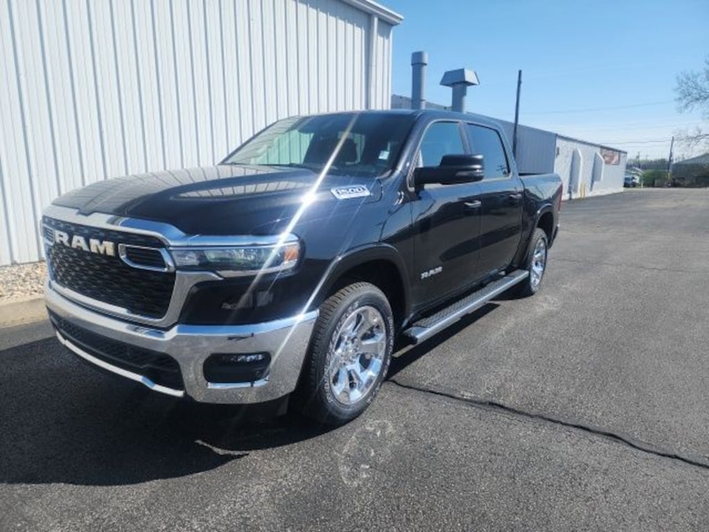 New 2026 Ram 1500 BIG HORN CREW CAB 4X4 5'7 BOX Pickup