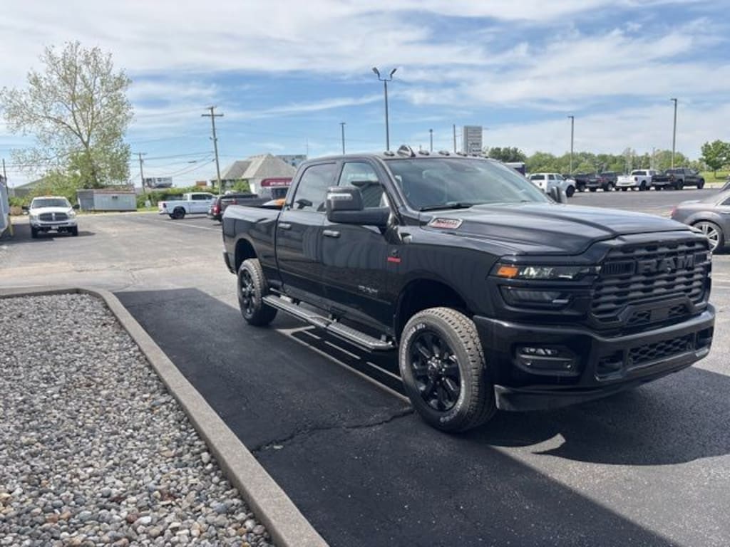 New 2026 Ram 2500 BIG HORN CREW CAB 4X4 6'4 BOX Pickup