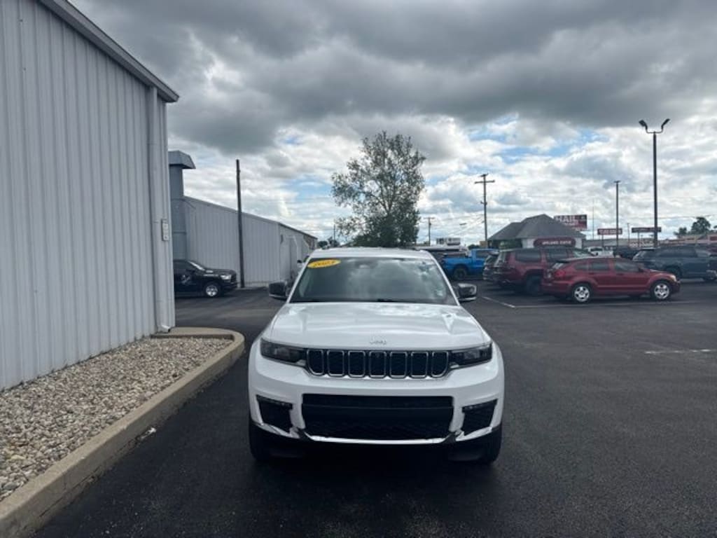 Used 2023 Jeep Grand Cherokee Limited SUV