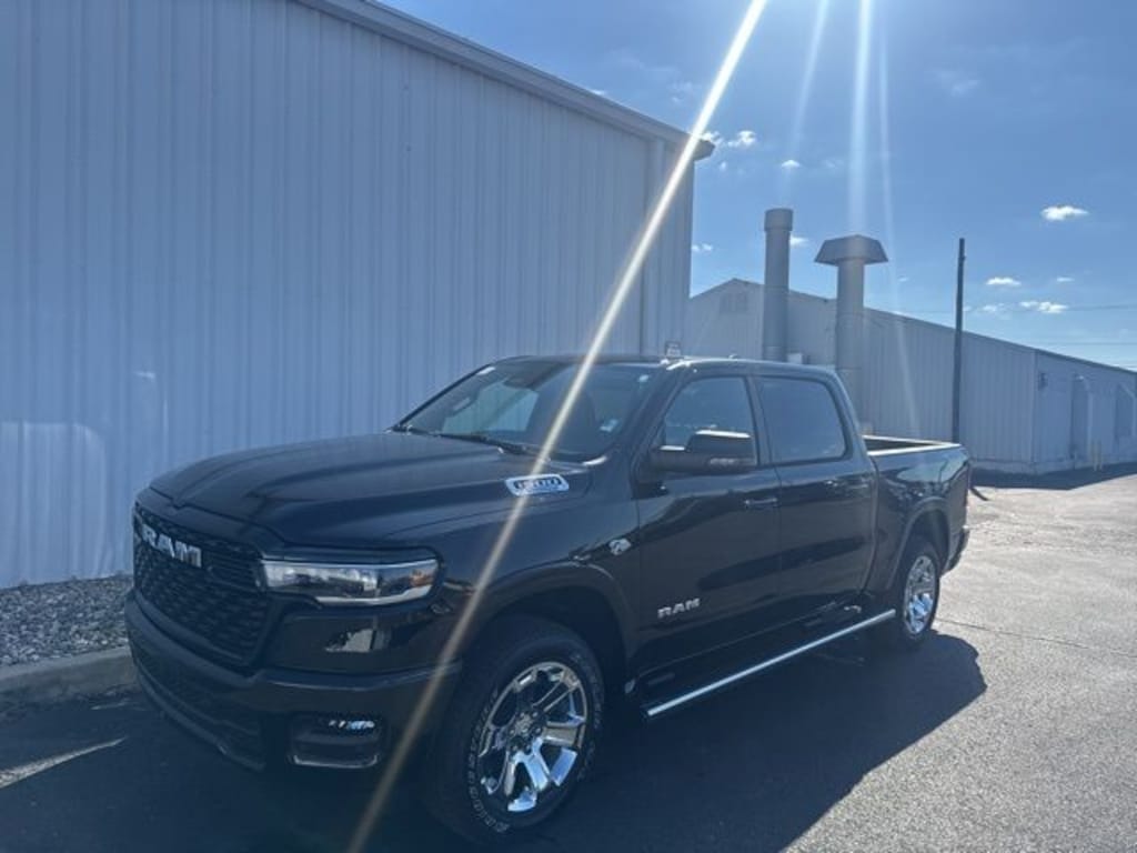 New 2026 Ram 1500 BIG HORN CREW CAB 4X4 5'7 BOX Pickup