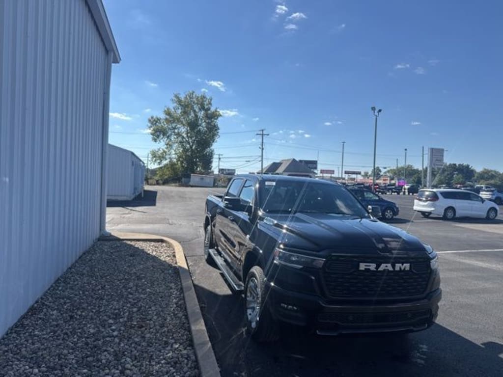 New 2026 Ram 1500 BIG HORN CREW CAB 4X4 5'7 BOX Pickup