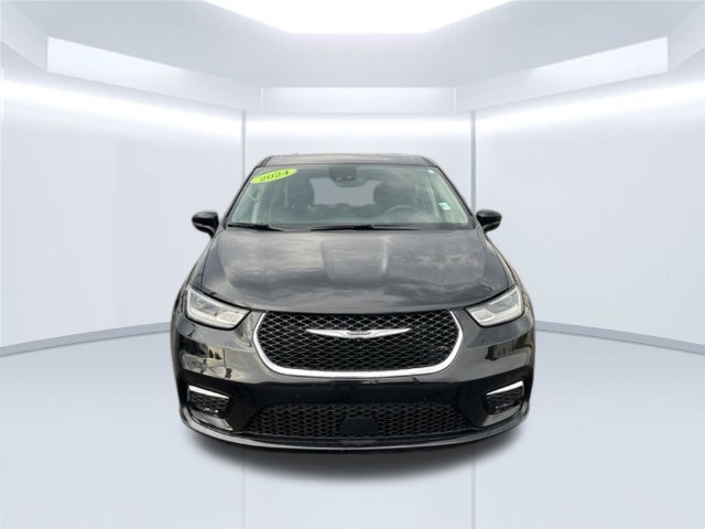 Used 2024 Chrysler Pacifica Touring L Minivan/Van