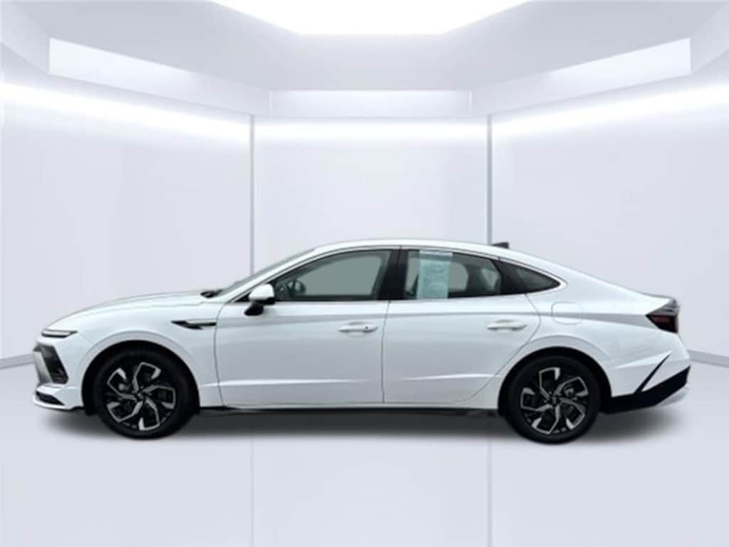 Used 2025 Hyundai Sonata SEL Sedan