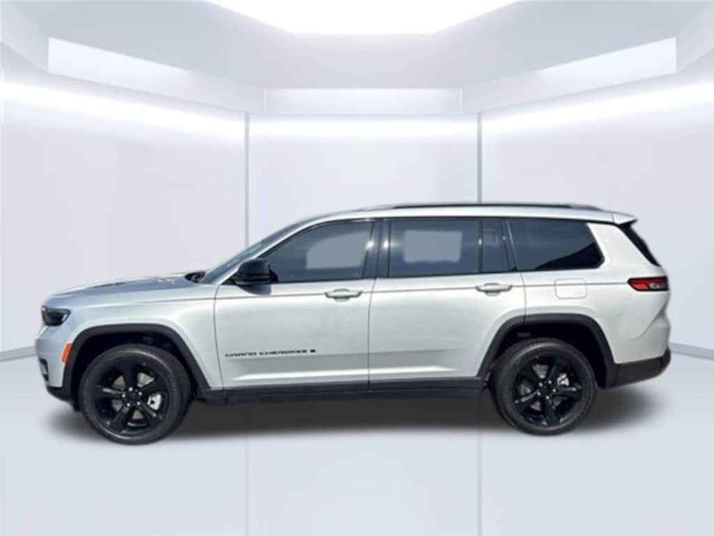 Used 2023 Jeep Grand Cherokee L Altitude SUV