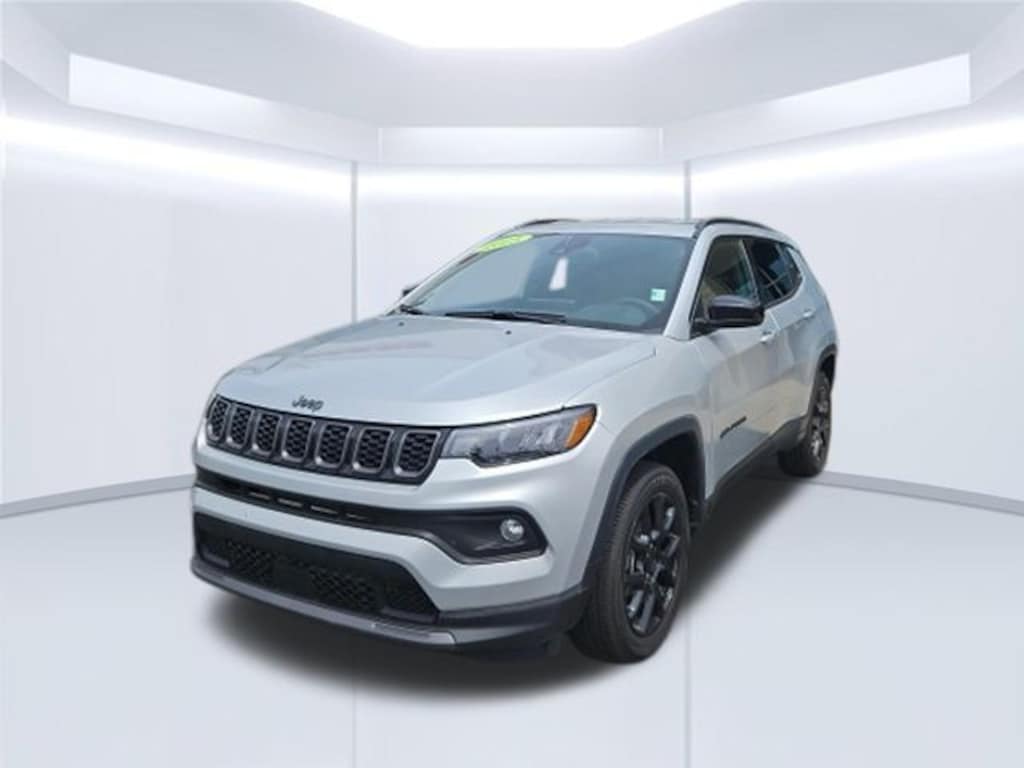 Used 2025 Jeep Compass Latitude SUV