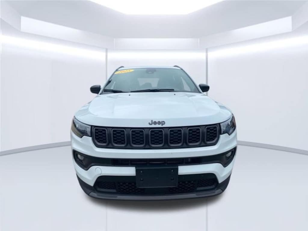 Used 2025 Jeep Compass Latitude SUV