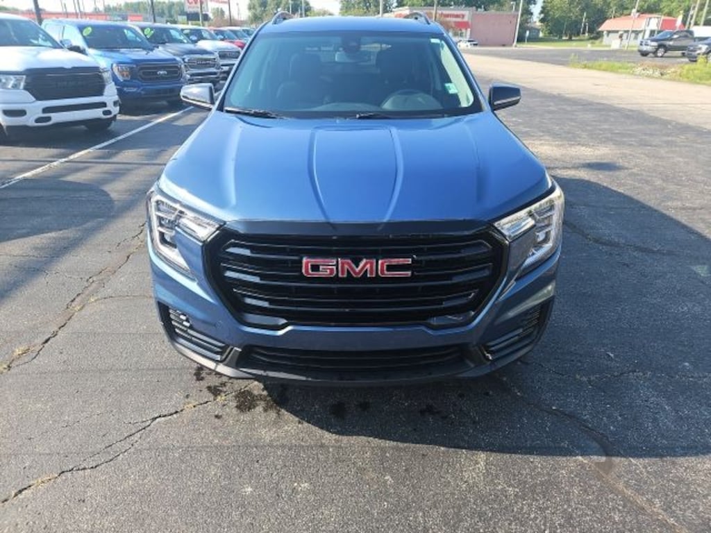Used 2024 GMC Terrain SLE SUV