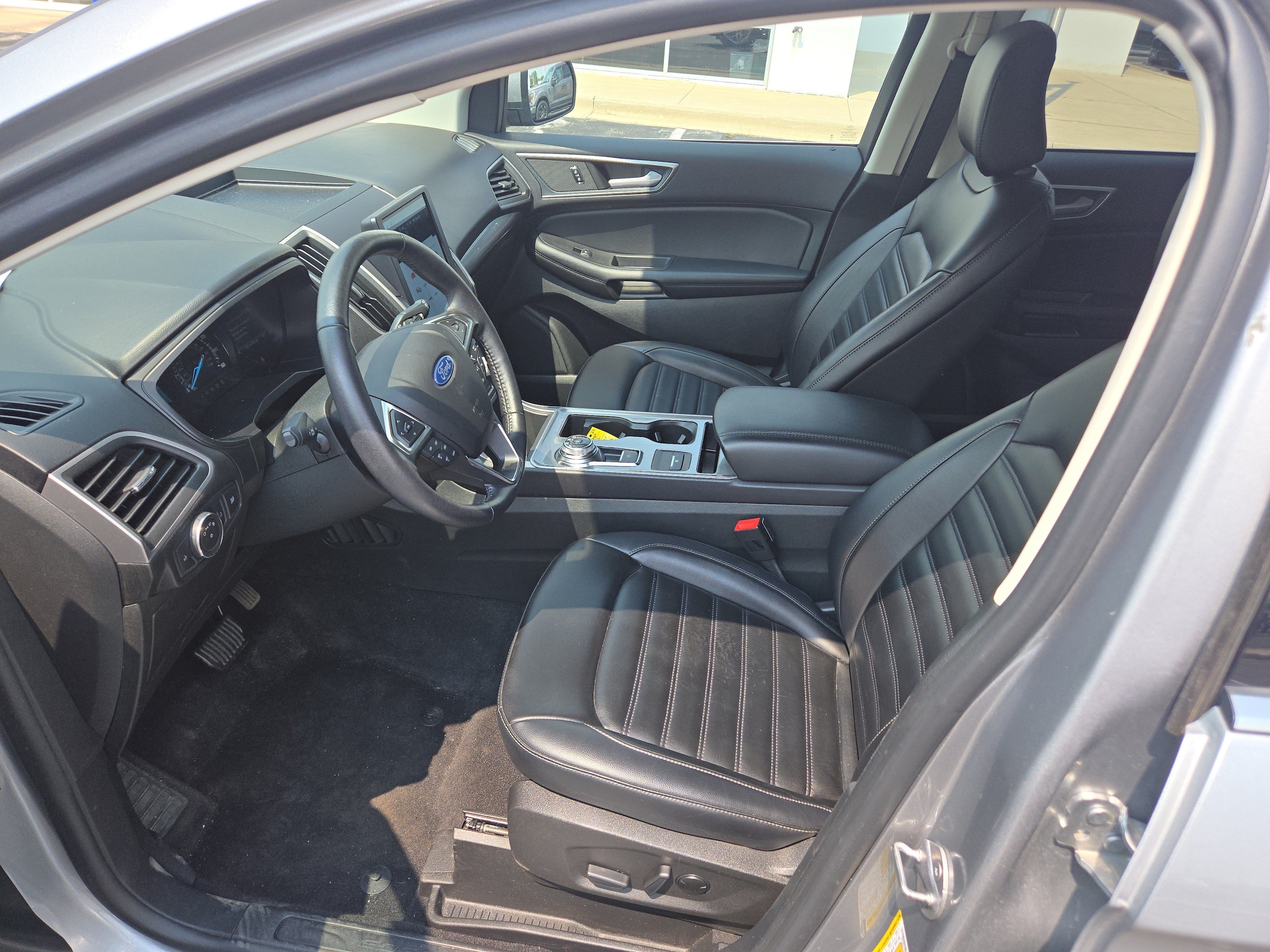 2023 Ford Edge SEL - Photo 16