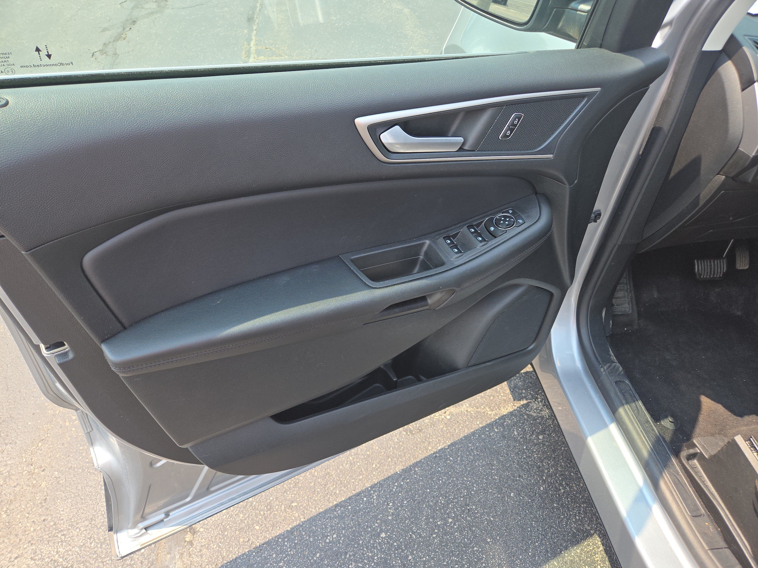2023 Ford Edge SEL - Photo 17