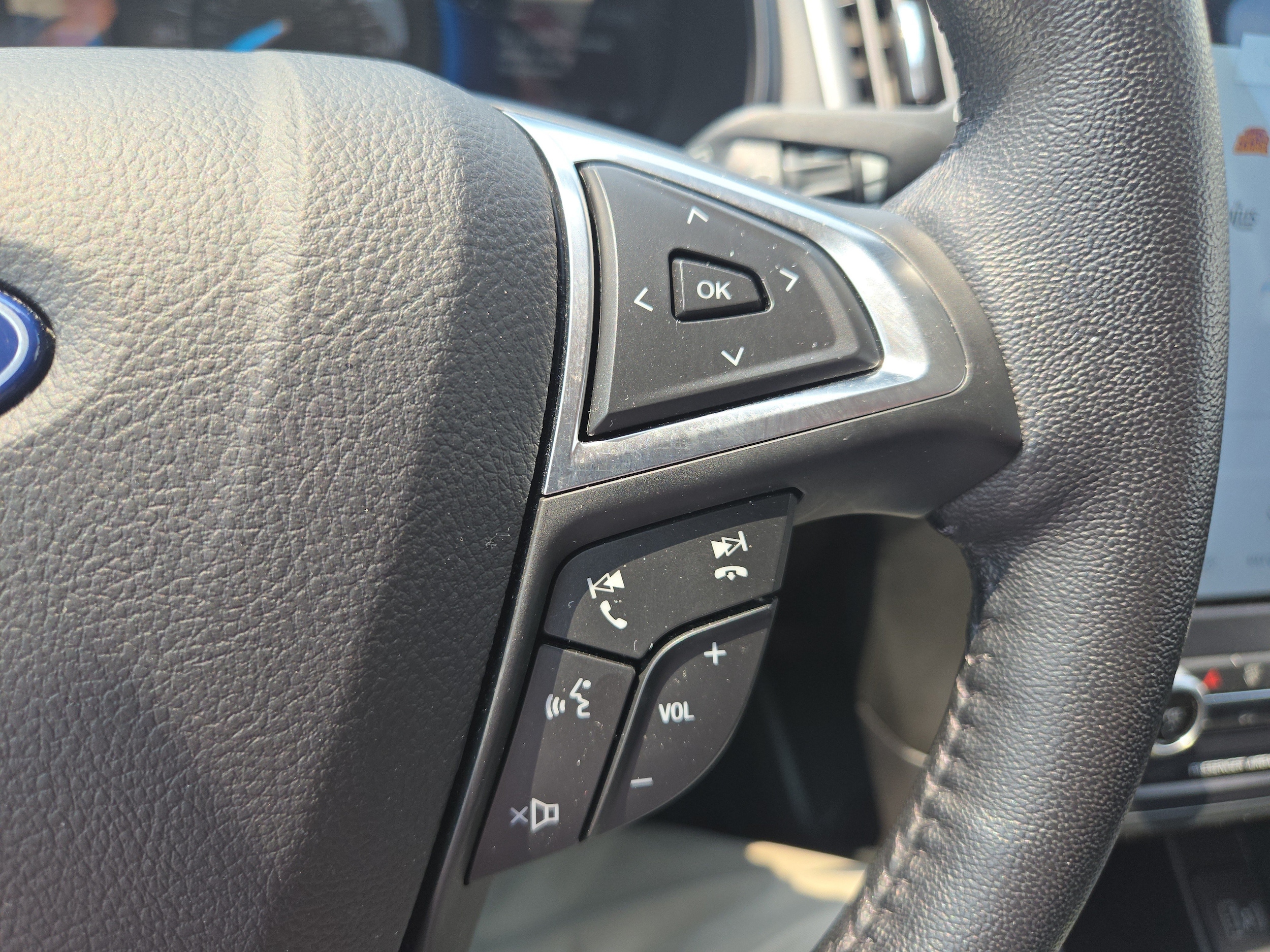 2023 Ford Edge SEL - Photo 22