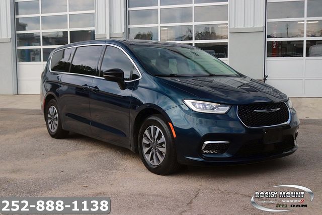 2024 Chrysler Pacifica PHEV
