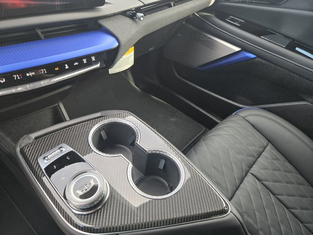 2026 Cadillac OPTIQ V-Series - Photo 12