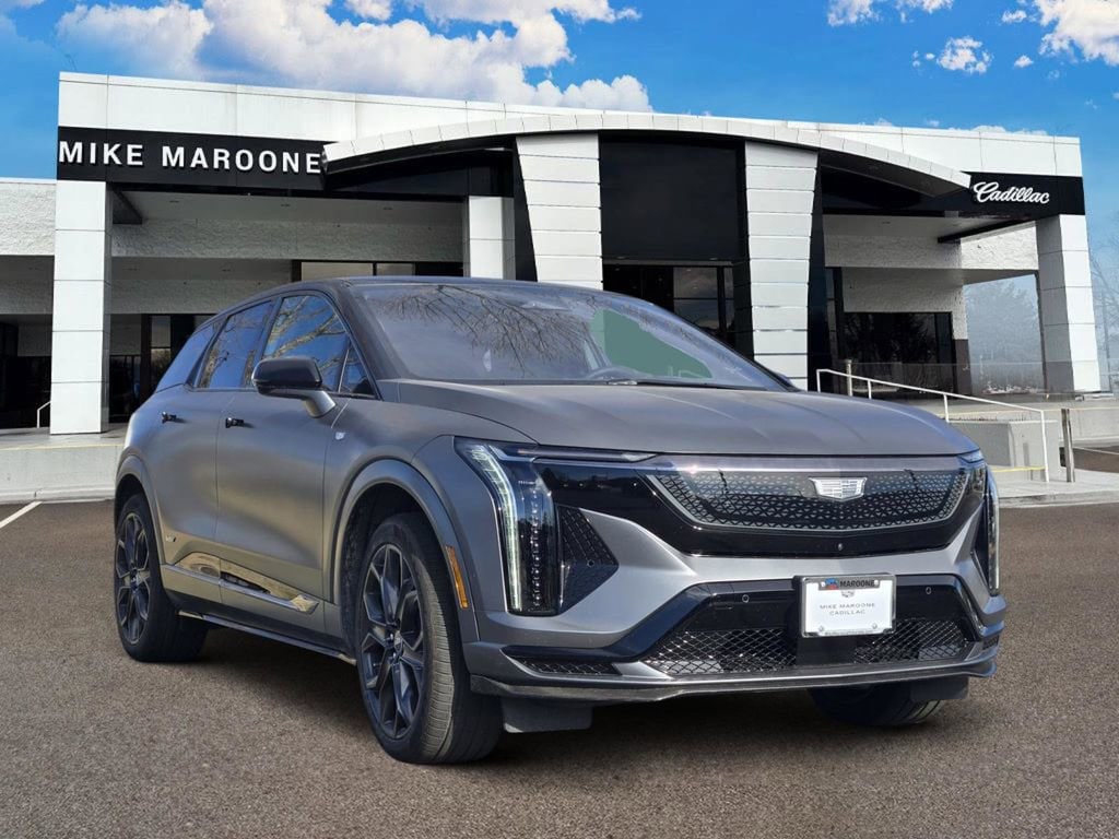 2026 Cadillac OPTIQ V-Series - Photo 2
