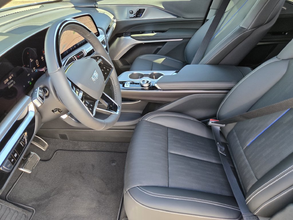 2027 Cadillac LYRIQ Premium Luxury - Photo 7