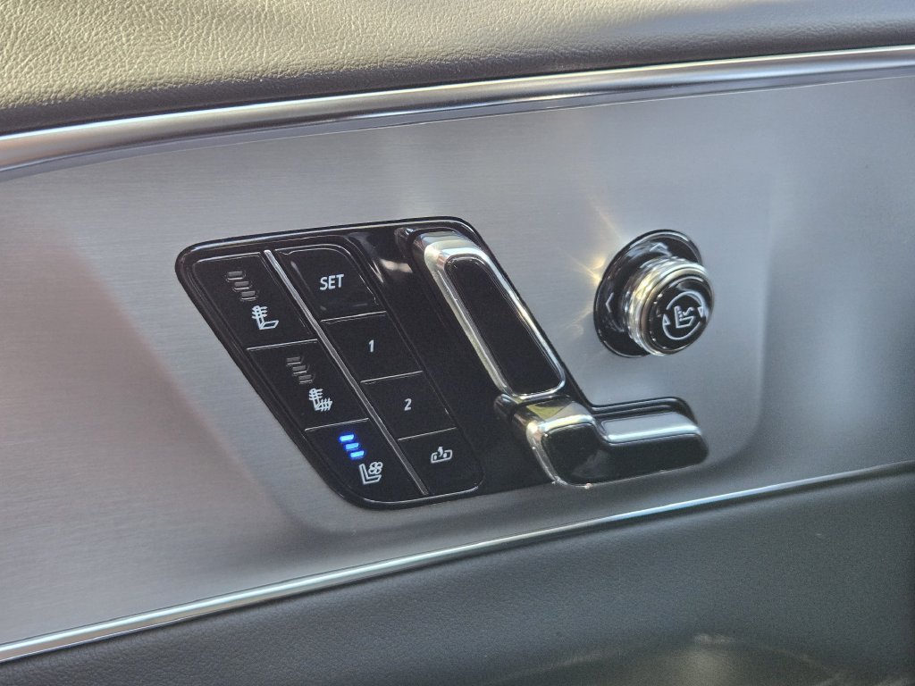 2027 Cadillac LYRIQ Premium Luxury - Photo 14