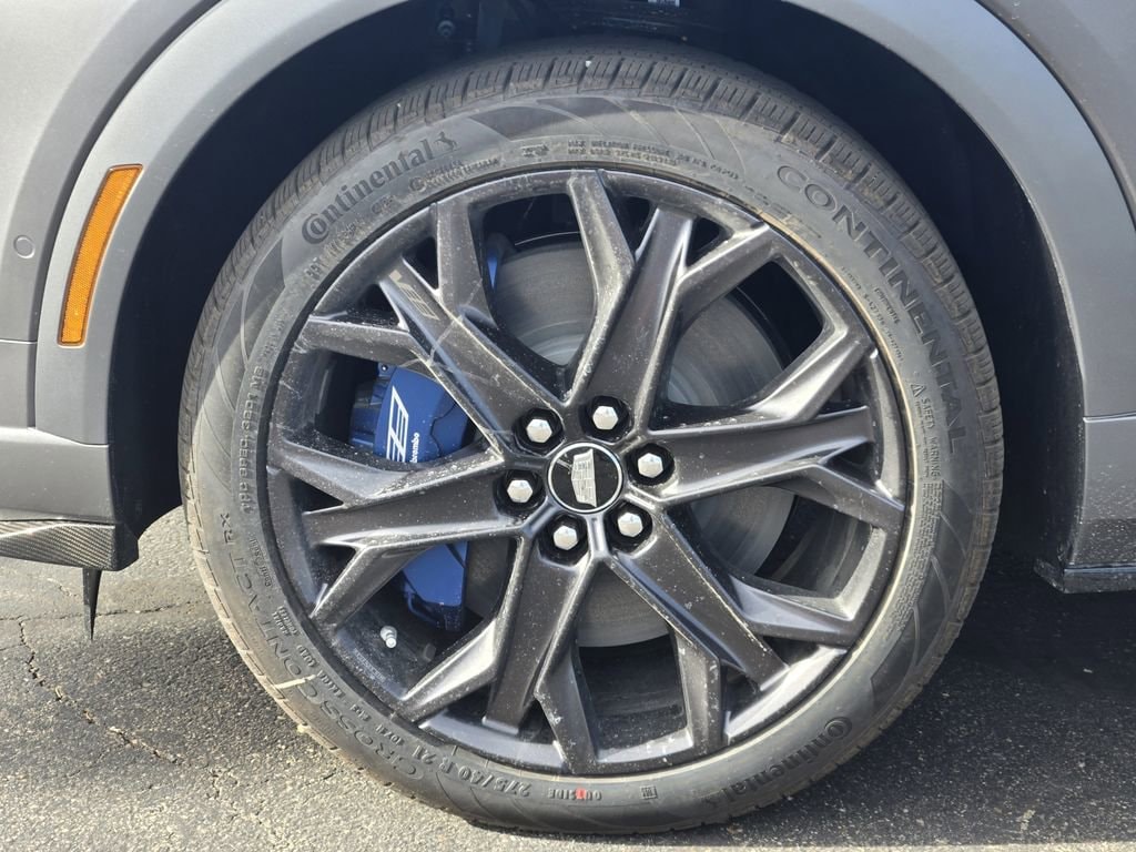 2026 Cadillac OPTIQ V-Series - Photo 6