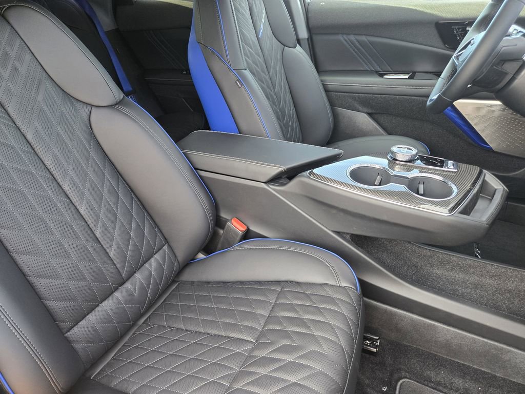 2026 Cadillac OPTIQ V-Series - Photo 8