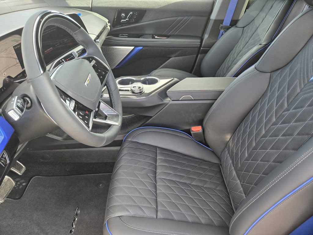 2026 Cadillac OPTIQ V-Series - Photo 7