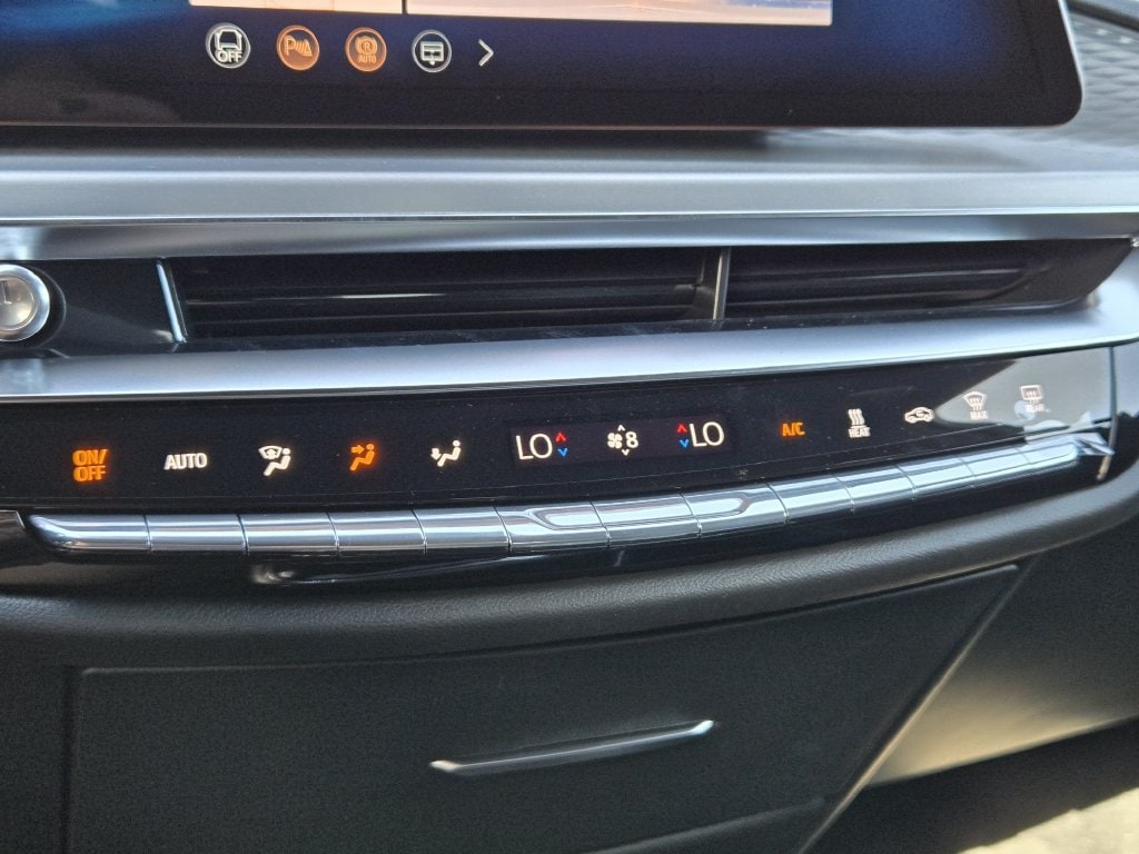 2027 Cadillac LYRIQ Premium Luxury - Photo 12