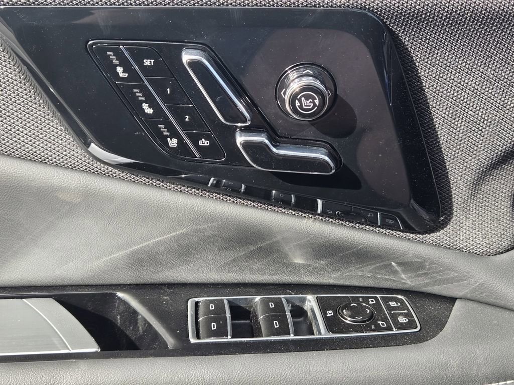 2026 Cadillac OPTIQ V-Series - Photo 13