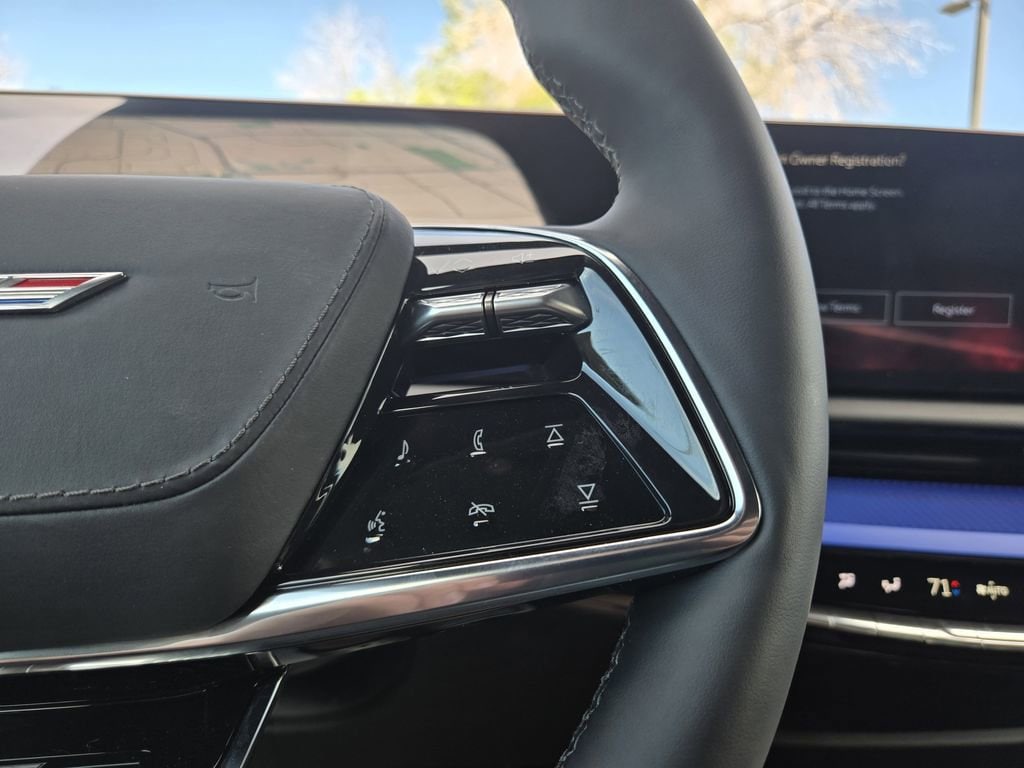 2026 Cadillac OPTIQ V-Series - Photo 17