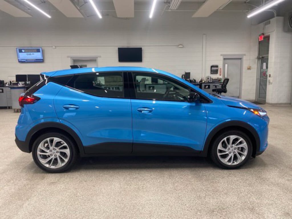 New 2027 Chevrolet Bolt LT SUV