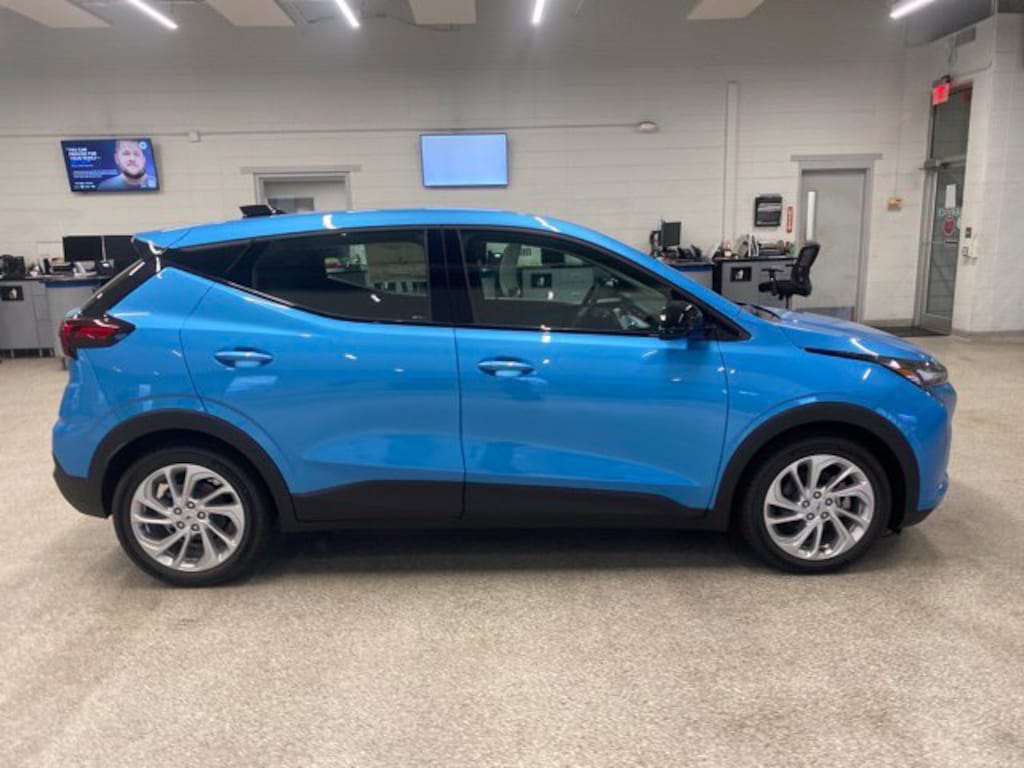 New 2027 Chevrolet Bolt LT SUV