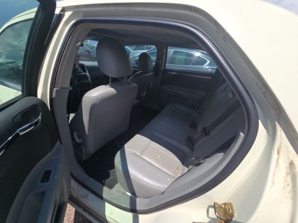 Used 2006 Chrysler 300 Touring TOW-Away Sedan