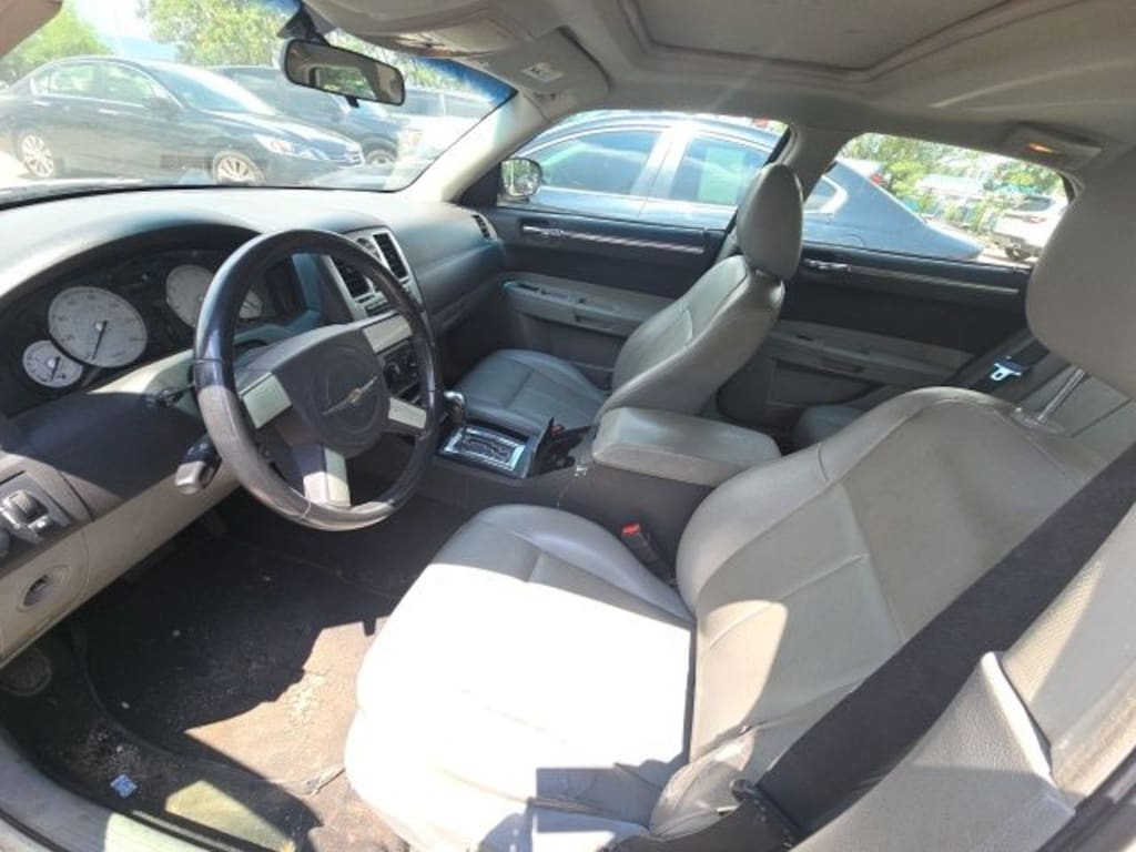 Used 2006 Chrysler 300 Touring TOW-Away Sedan