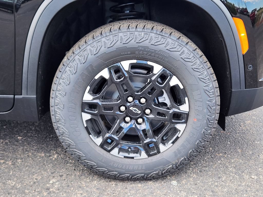 2027 Chevrolet Traverse Z71 - Photo 5