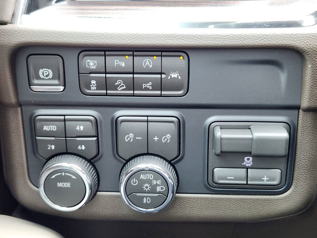 2026 Chevrolet Suburban LT - Photo 24