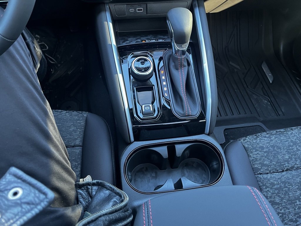 2025 Chevrolet Colorado Z71 - Photo 18