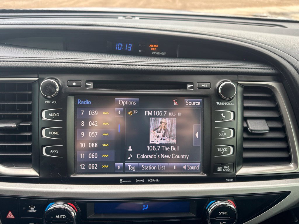 Used 2019 Toyota Highlander SE SUV