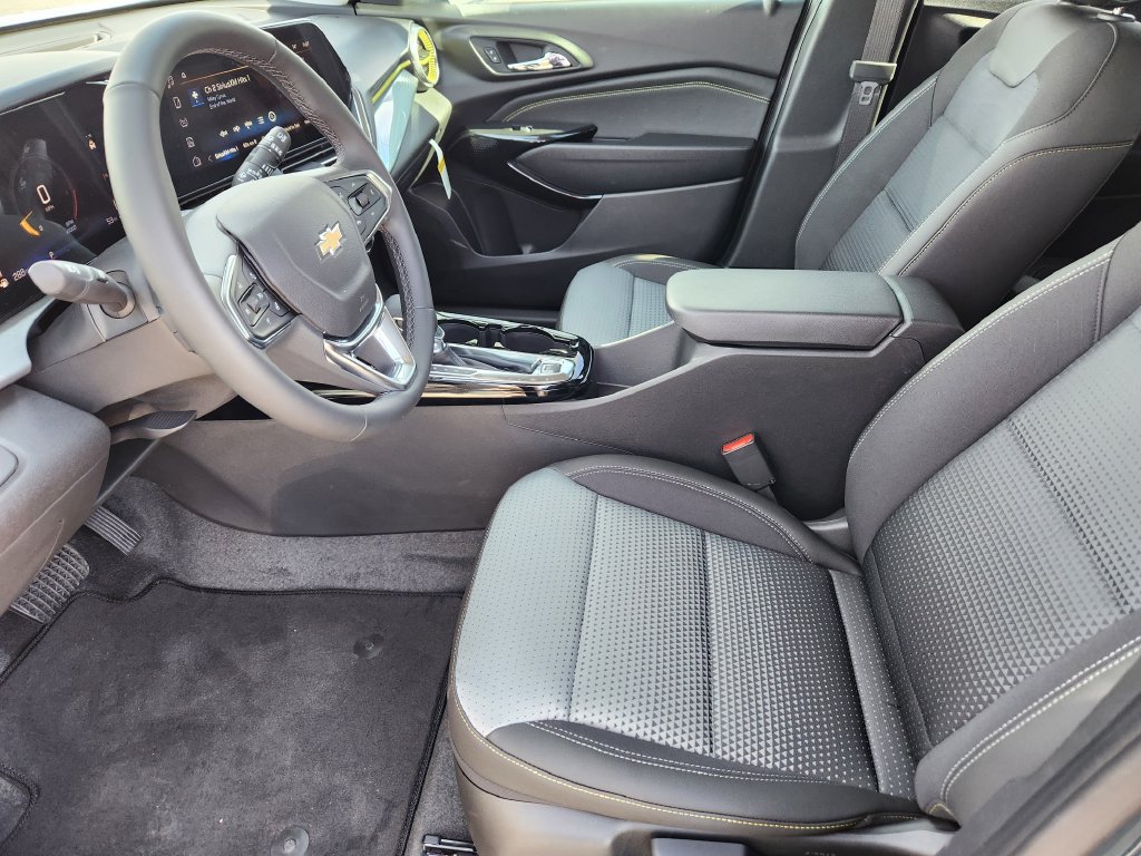 2026 Chevrolet Trax LT - Photo 9