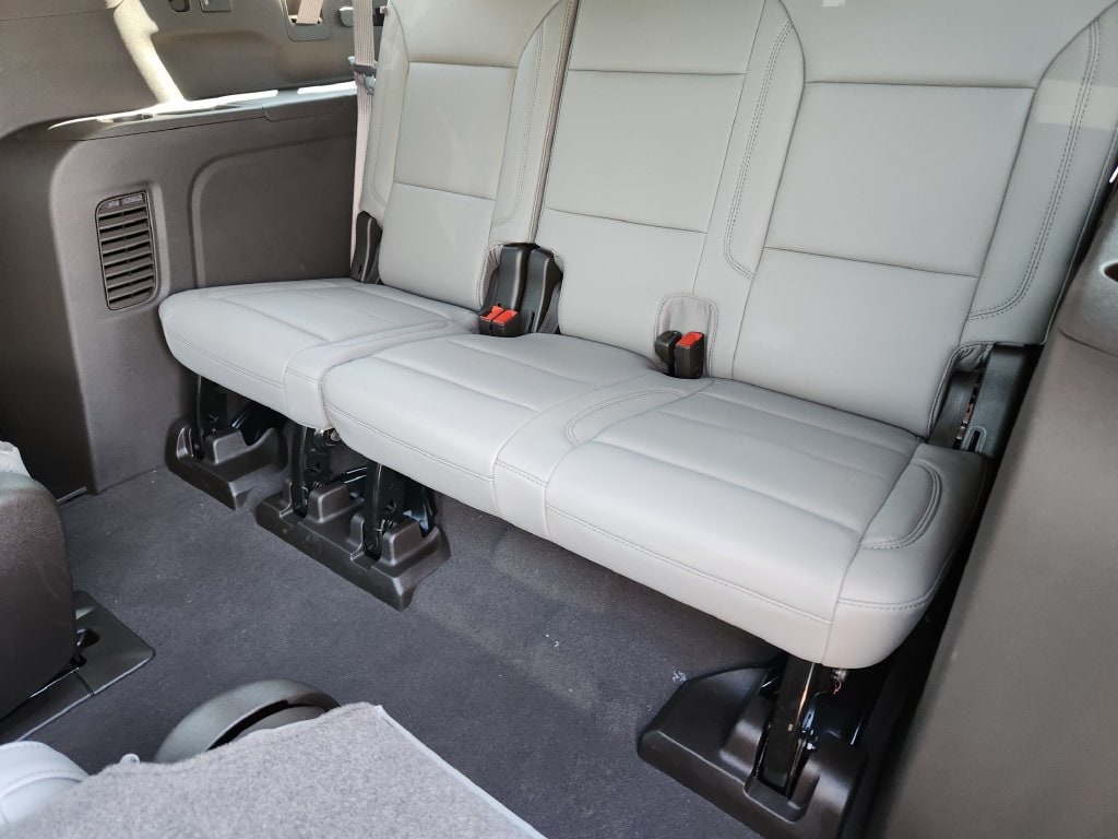 2026 Chevrolet Suburban LT - Photo 11