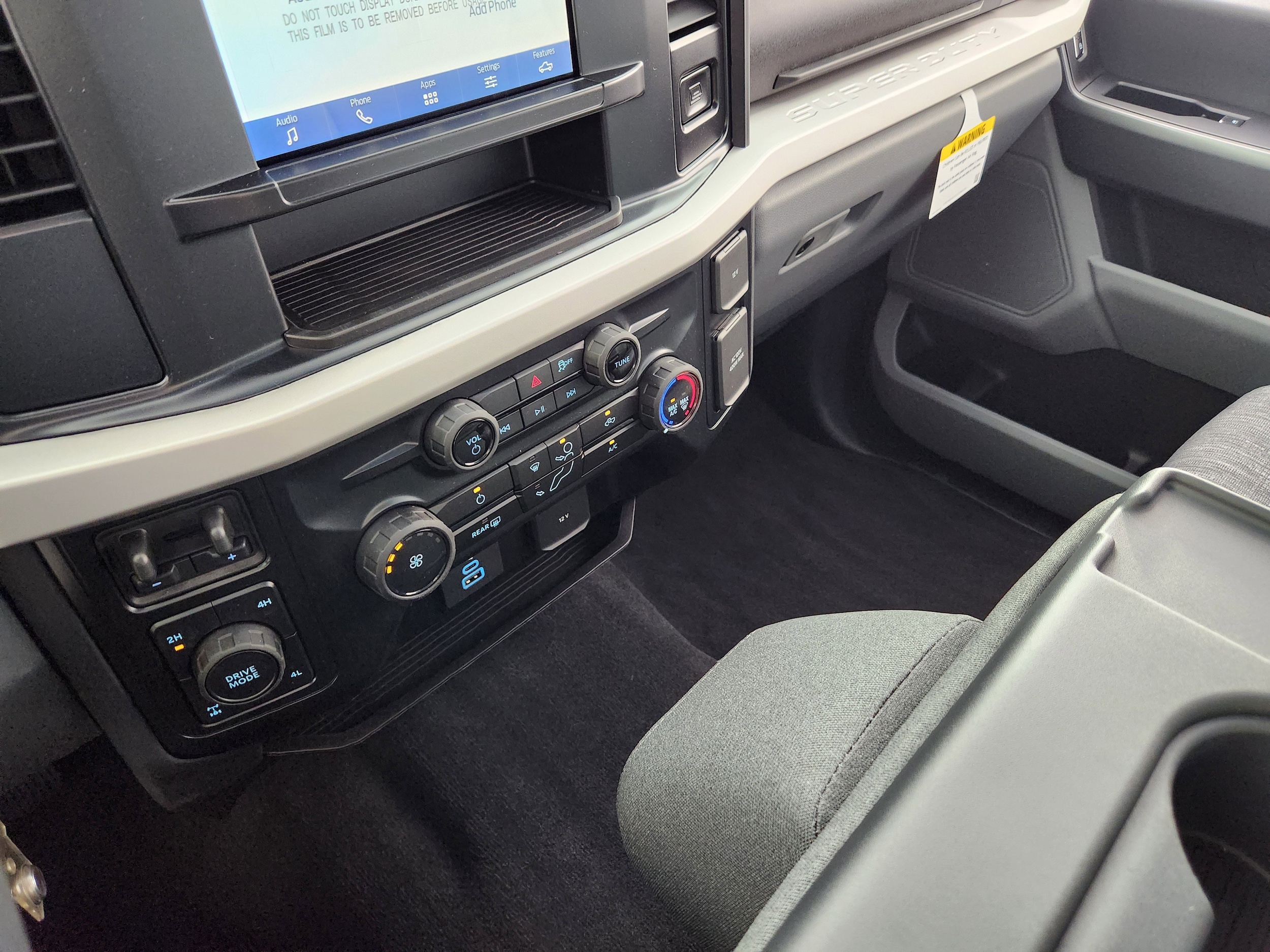 2026 Ford F-350 Super Duty XLT - Photo 15