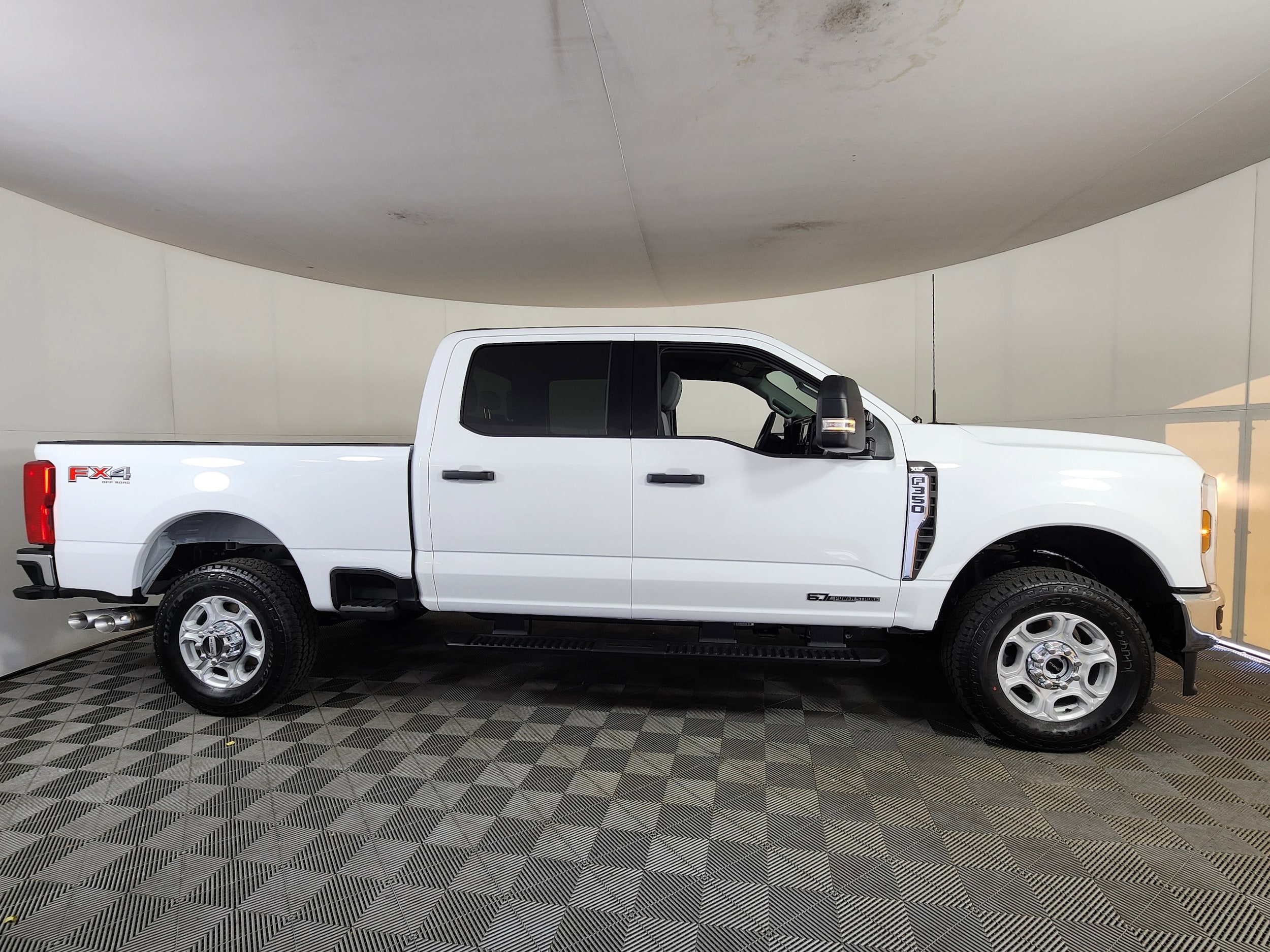 2026 Ford F-350 Super Duty XLT - Photo 7